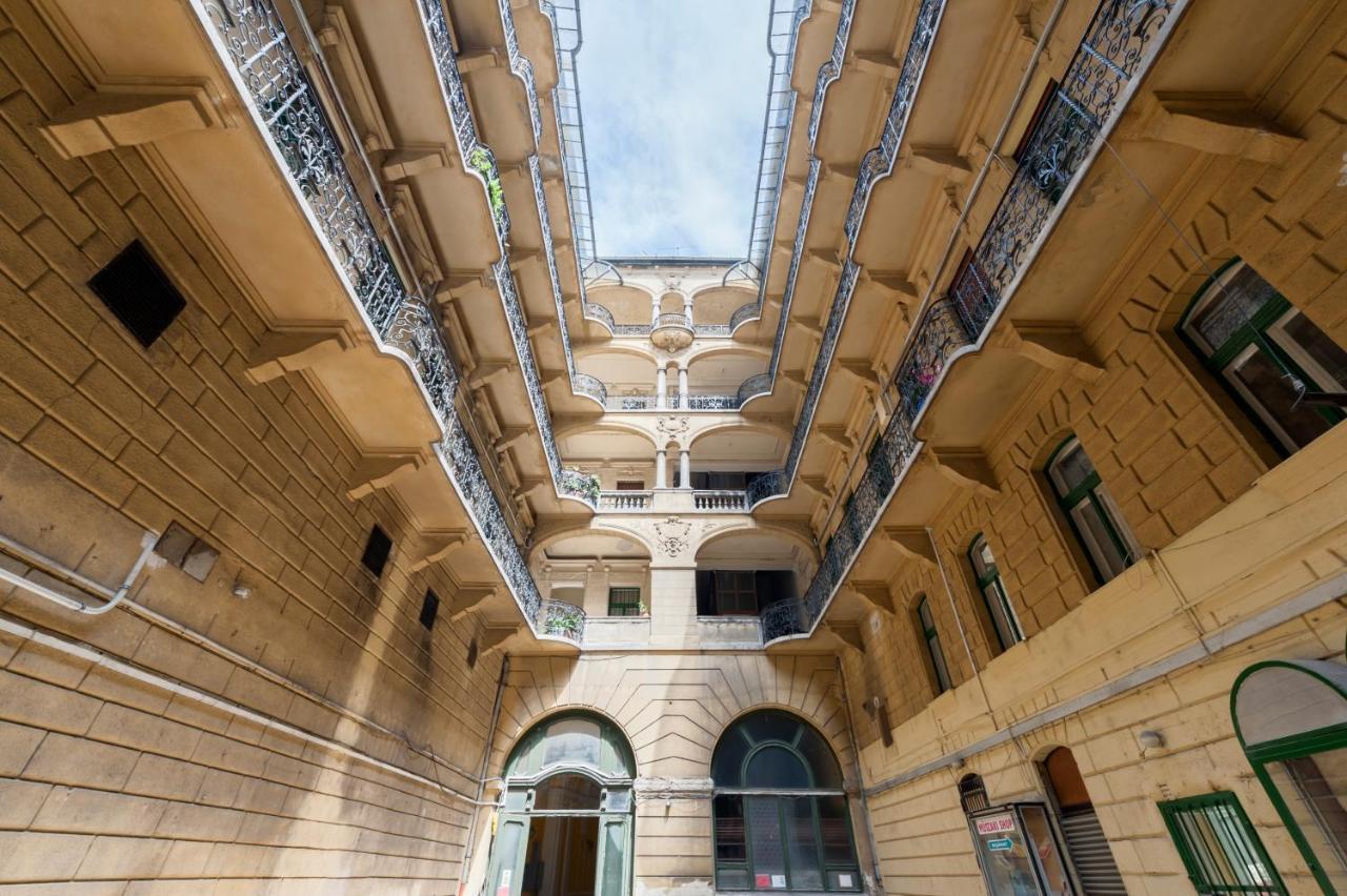 Central Seven Erzsebet Krt Budapest Luaran gambar