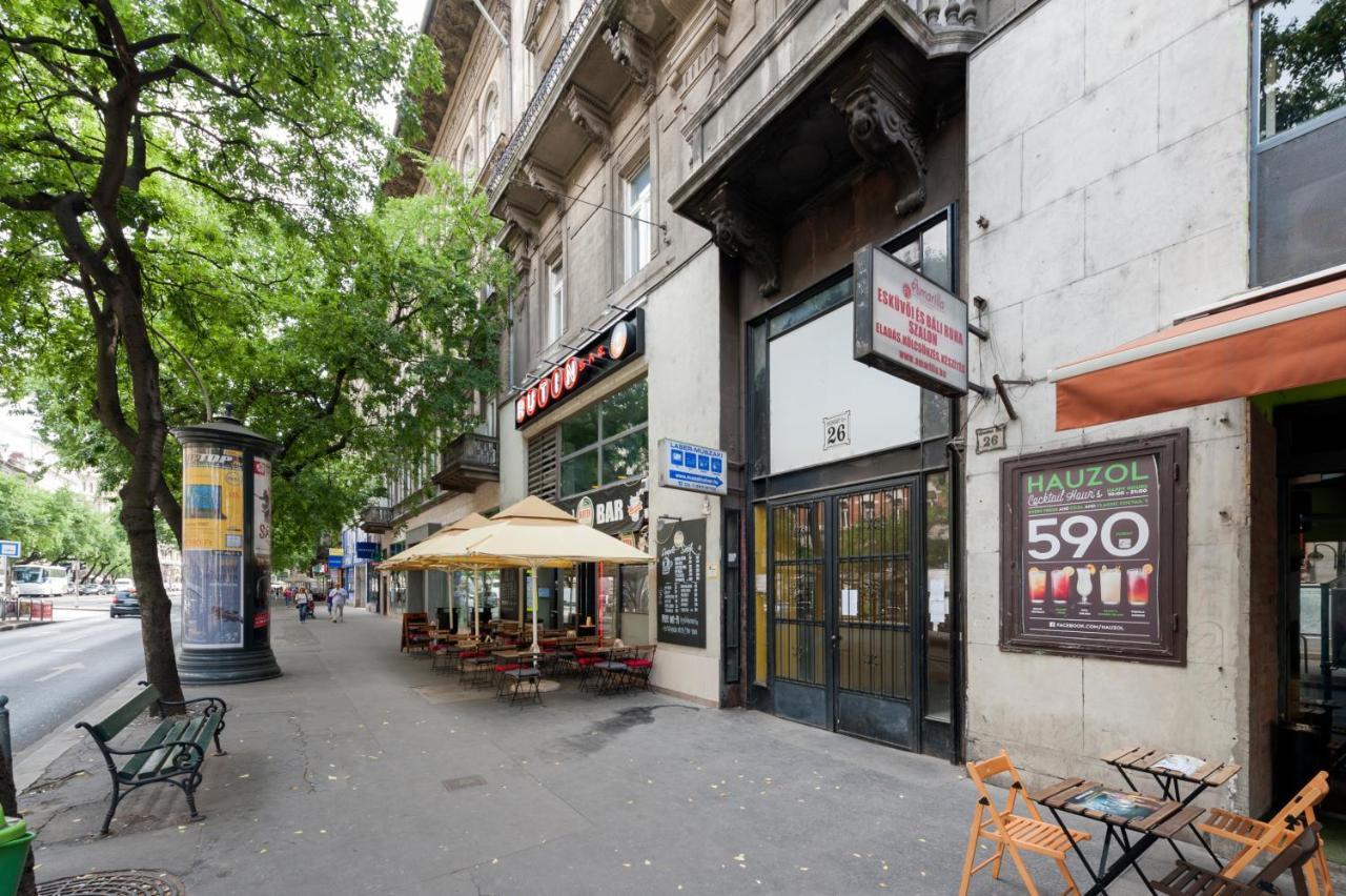 Central Seven Erzsebet Krt Budapest Luaran gambar