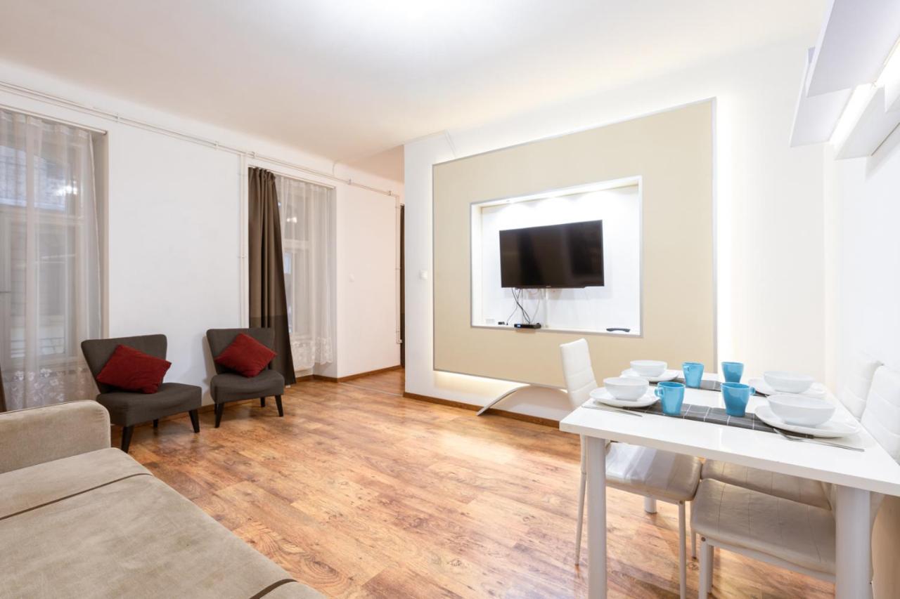 Central Seven Erzsebet Krt Budapest Luaran gambar