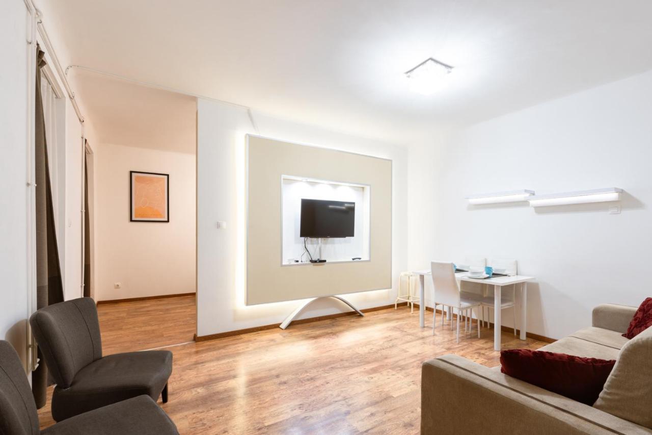 Central Seven Erzsebet Krt Budapest Luaran gambar